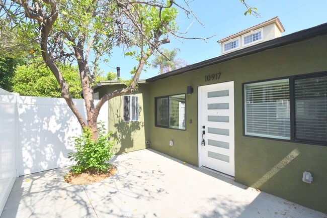 Photo - 10919 Camarillo St Unit 10917
