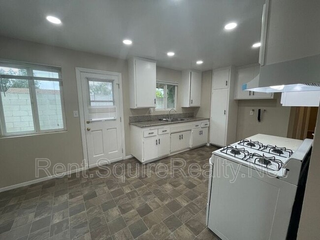 Photo - 355 S Aspan Ave Unit # 2