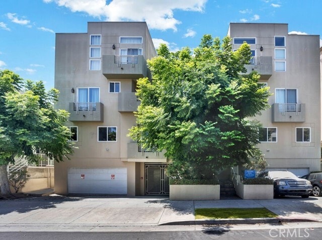 Building Photo - 2125 S Bentley Ave