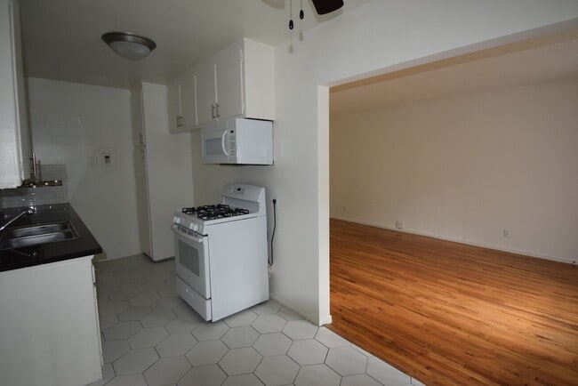 Photo - 6271 Kester Ave Unit 01