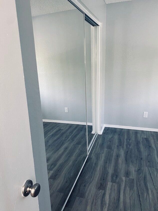 Floor Plan - 3 bed - 3 bath 807 sq ft.