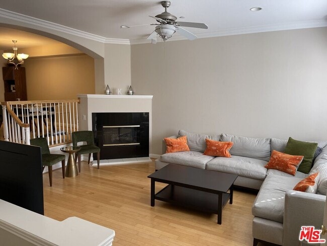 Photo - 717 E Olive Ave