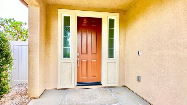 Photo - Beautiful Two-Story Home in the Newer Community of Horse Creek Ridge in Fallbrook!