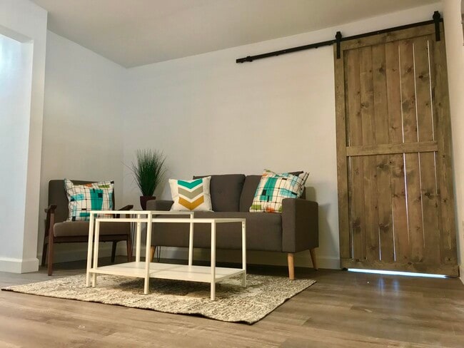 Building Photo - 2414 N Alvarado St Unit c