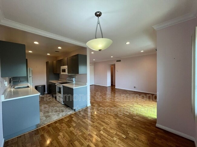 Photo - 5400 Newcastle Ave Unit #43