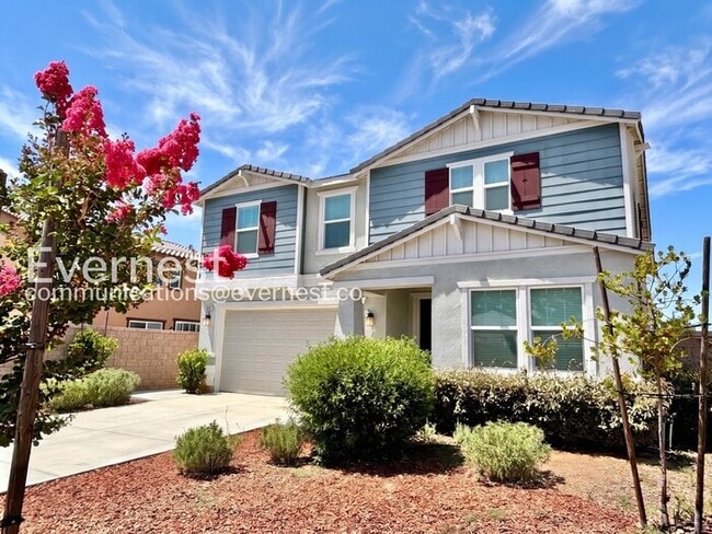Photo - 4 Bed/3 Bath Home with Fenced Yard & Garage / Vouchers Accepted / Available Now!