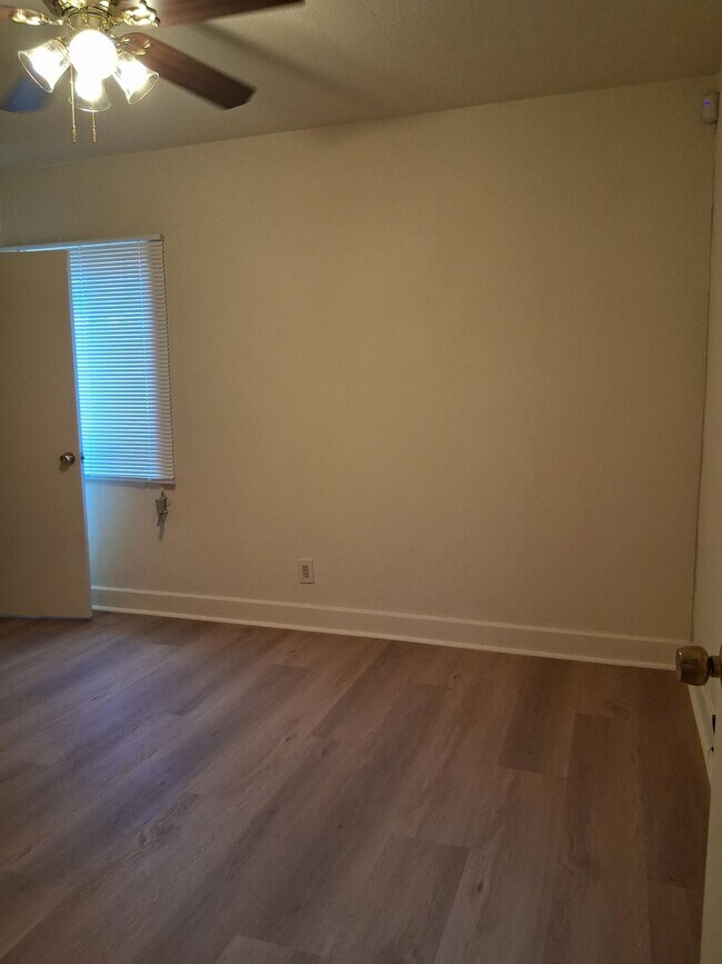 Photo - 5005 Wall St Unit 5005