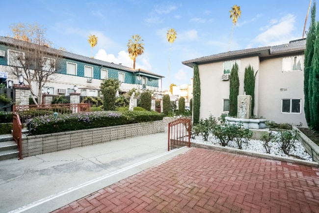 Photo - 283 S El Molino Ave Unit 12