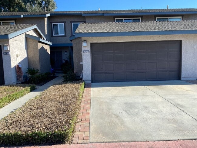 Building Photo - 20130 Village Green Dr Rental