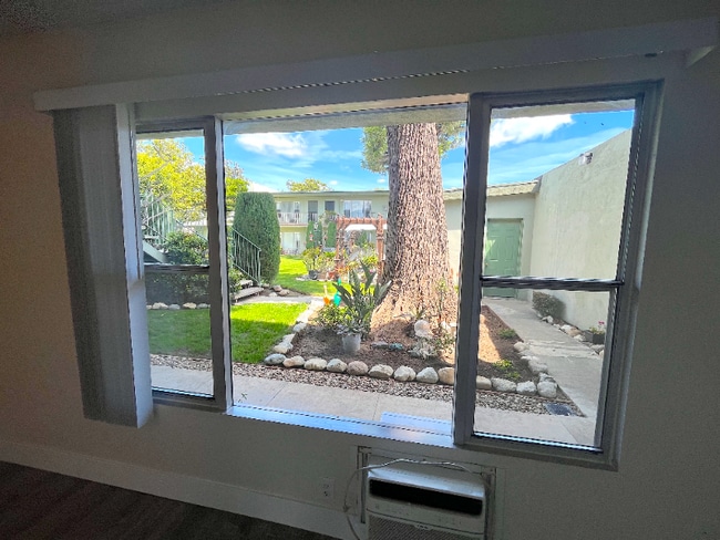 Photo - 146 S Princeton Ave Unit 4