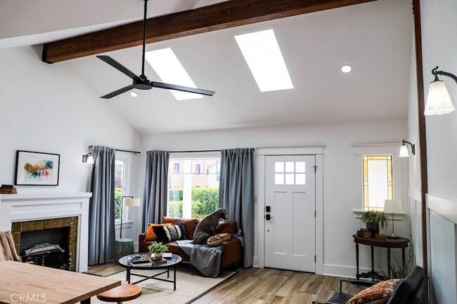 Photo - 444 W 40th St