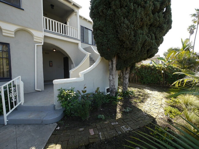 Building Photo - Sycamore Unit 1500