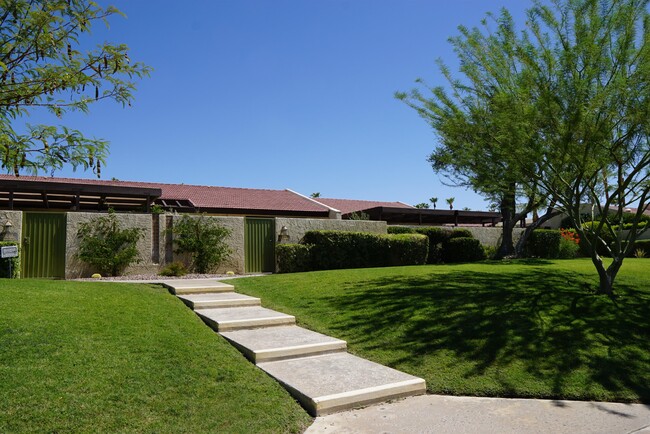 Photo - 204 N Hermosa Dr House