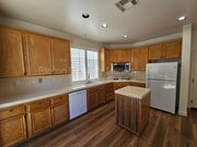 Photo - 4782 Templeton St