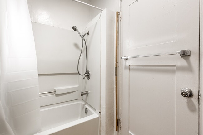 Photo - 1154 W 27th St Unit 1154