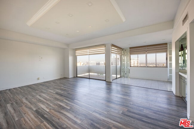 Photo - 7250 Franklin Ave Unit 702