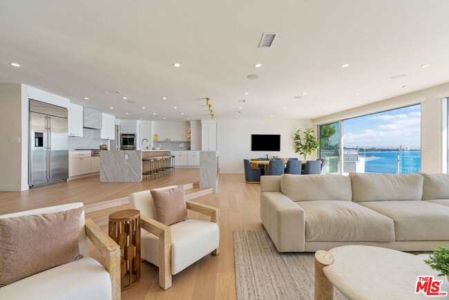 Photo - 18254 Coastline Dr