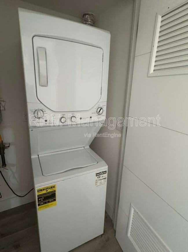 Photo - 5923 Laurel Canyon Blvd Unit 400