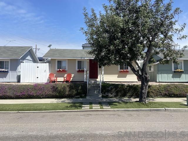 Photo - 419 4th St House