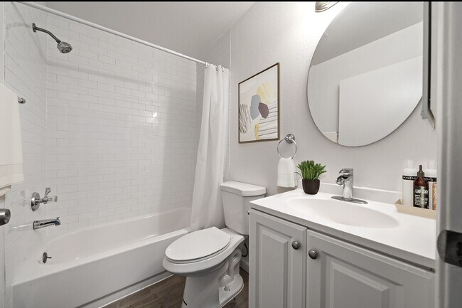 Photo - 646 N. Juanita Ave