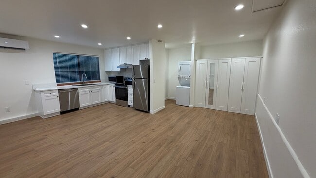 Photo - 1527 Calavo Rd