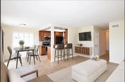 Photo - 807 Yankee Point Way