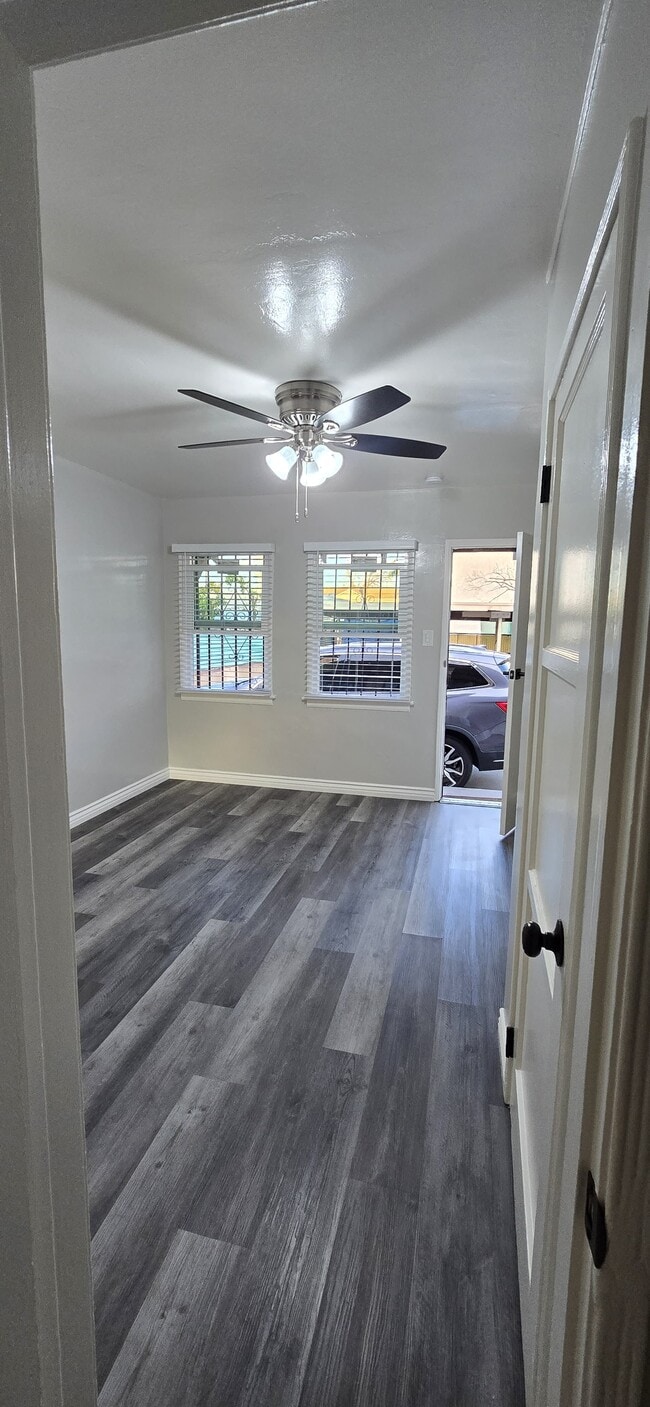 Photo - 5727 Loveland St