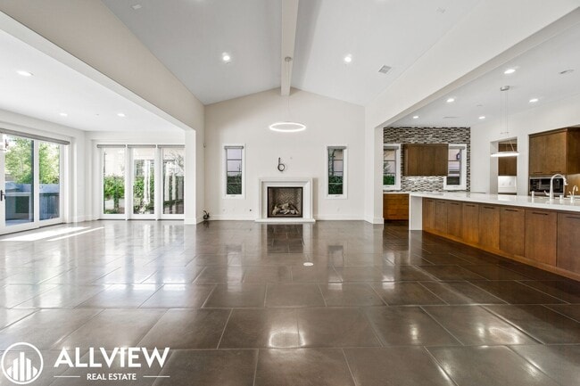 Luxurious and Rare 5 Bed 5.5 Bath Located ... - Luxurious and Rare 5 Bed 5.5 Bath Located ... House