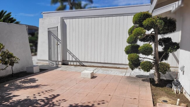 Photo - Beautifull 4 Bed 2 Bath In UTC Area