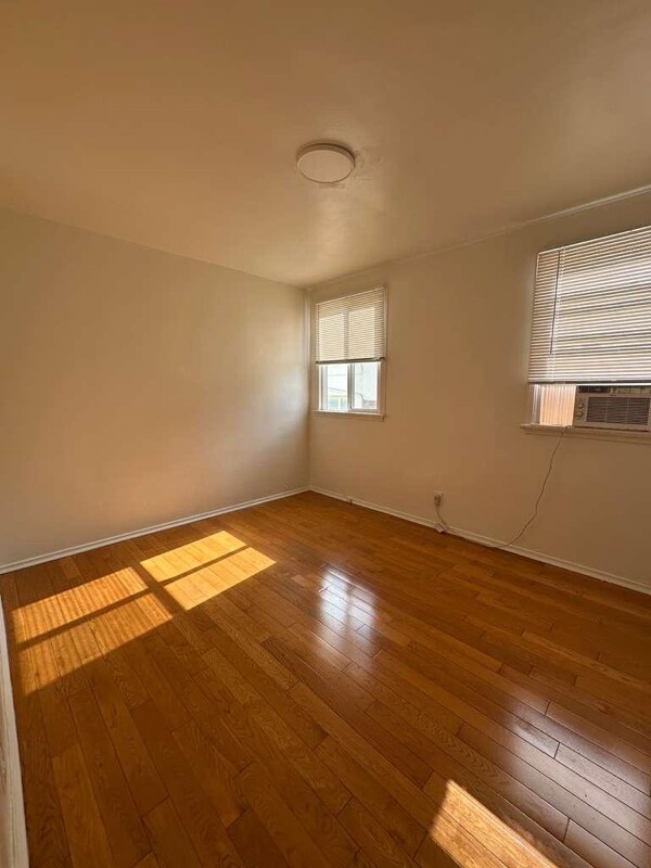 Photo - 1737 N Sycamore Ave Unit 211