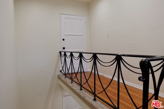 Photo - 906 Croft Ave