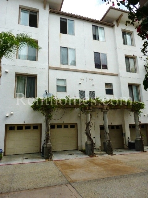 Building Photo - Mission Valley, 8301 Rio San Diego #6 - Br... Rental