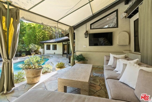 Photo - 1615 Marmont Ave