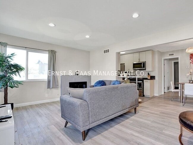 Photo - 17071 Oak Ln Unit #A