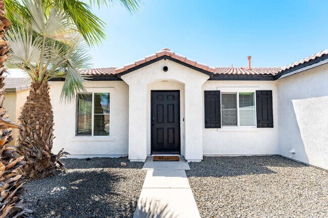 Photo - Coachella 4 Bedrooms Stunner