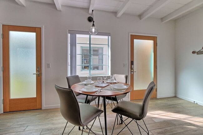 Photo - 1072 Seaward- MFR Unit 1