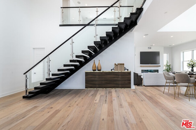 Photo - 11770 Hillsborough Ln