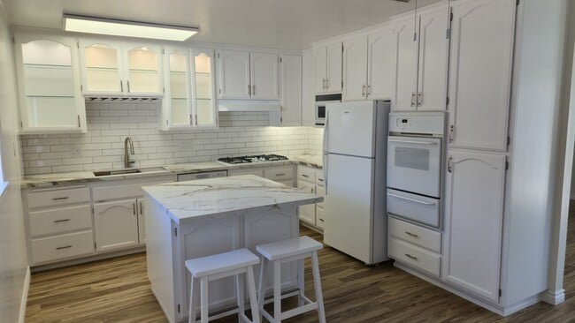 Photo - 41072 Via Halcon