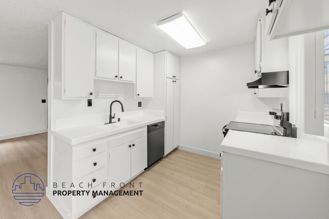 Photo - 925 N. Inglewood Ave.