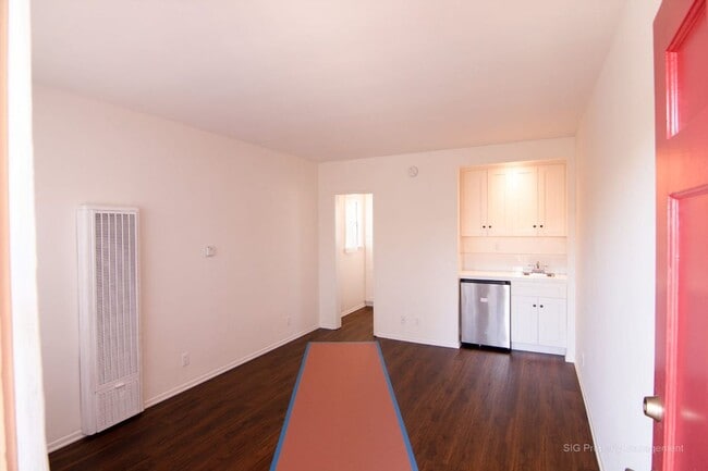 Photo - Sunset Drive, 4363-4377 Unit 4373