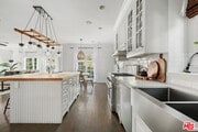 Photo - 11217 Kling St House