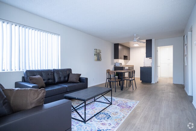 2BR, 2BA - 950SF - Mardi Gras Apartments