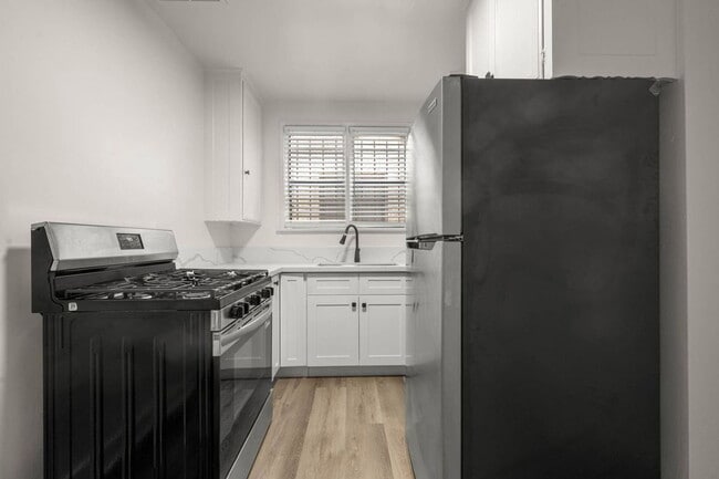 Building Photo - 4282 Leimert Blvd Unit A