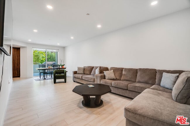 Photo - 1021 S Shenandoah St Unit 101