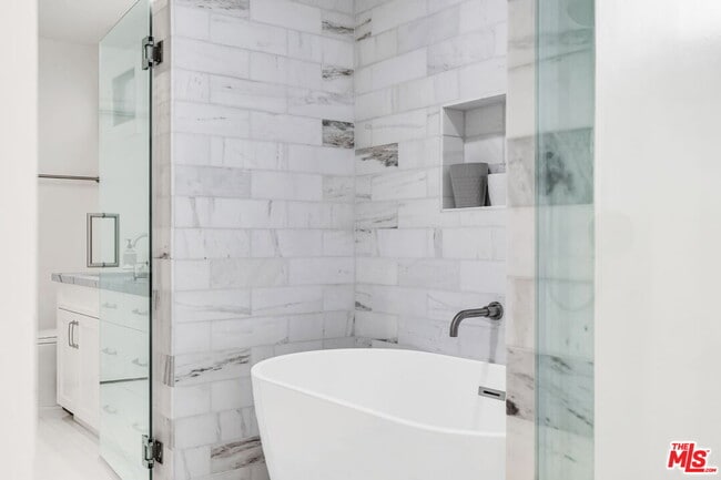 Photo - 701 Sierra Dr