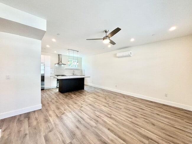 Photo - 127 S Santa Rosa St