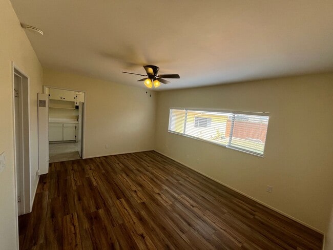 Photo - 565 Hobbs Ln