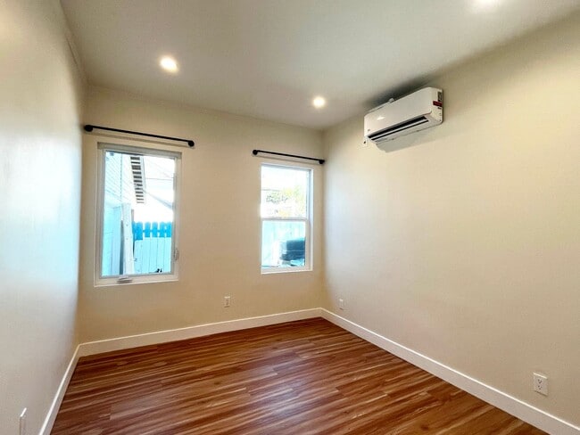 Photo - 584-588 Cypress Unit 588