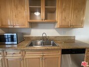 Photo - 5330 Zelzah Ave Unit 4