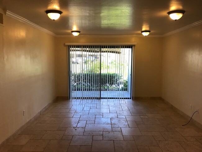 Photo - Beautiful Upgraded 2 Bed / 2 Bath 1 Story ...